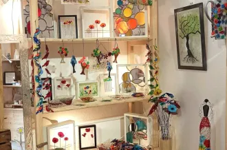 Exposition d'objets en verre/vitrail - Elisabeth CUFFEL