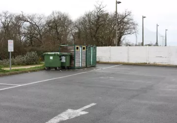 Poubelles aire de service