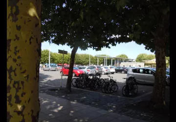 Parking voitures et vélos