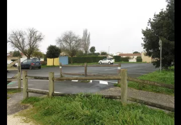 Parking du port des Salines