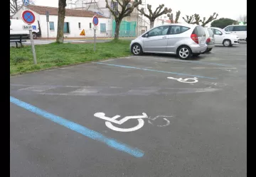 Parking salle municipale