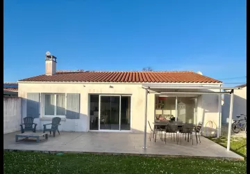 Meublé de Laurent Rodolphe et Cécile_La Brée-les-Bains