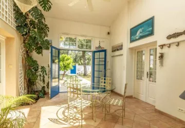 Meublé - Les Volets Bleus - Patrice Boulard