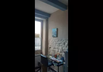 Maison roses trèmières