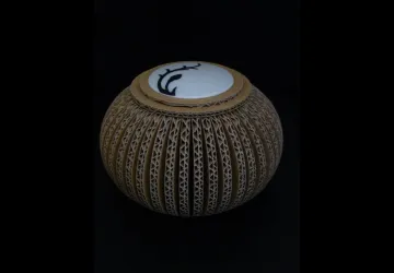 Exposition d'objets en carton ondulé - Isabelle CAILLET