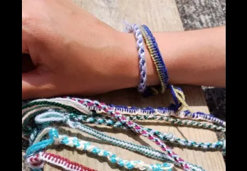 Atelier bracelets en coton_Le Château-d'Oléron